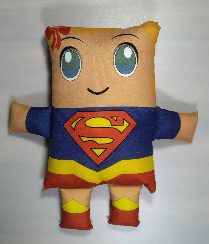 Cojín Decorativo Tipo Peluche Super Chica